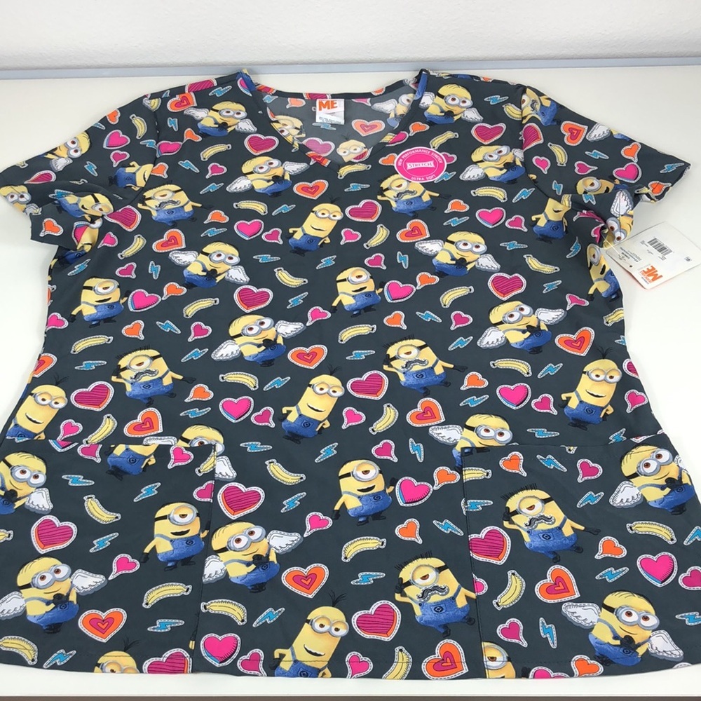 NEW Despicable ME Minion Scrub Top Hearts Banana’s New With Tags Size Large - Picture 5 of 14
